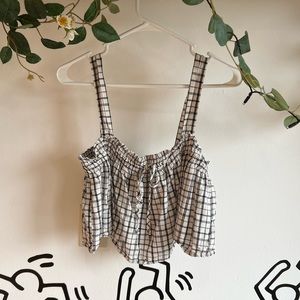 American Eagle Cropped Black and White Plaid Shirt Size Medium